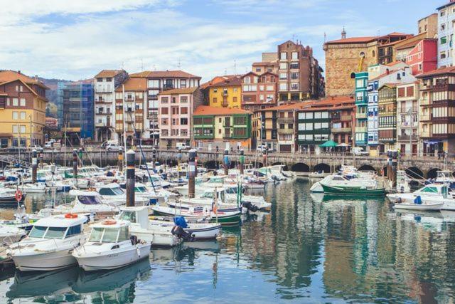 Apartamentos Arrigane Guernica y Luno Εξωτερικό φωτογραφία